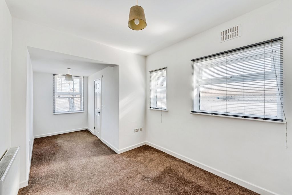 Property photo 3 of 13 Pbox-Img.Jpg