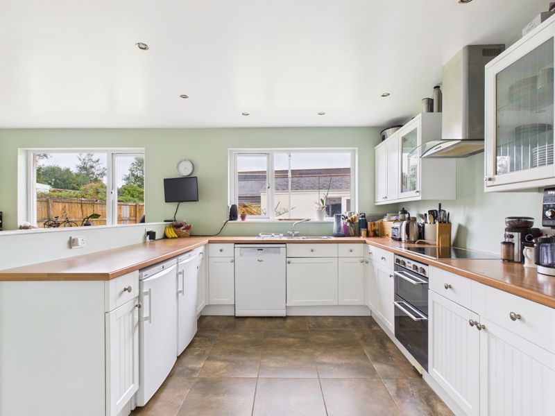 Property photo 3 of 18 Kitchen/Diner