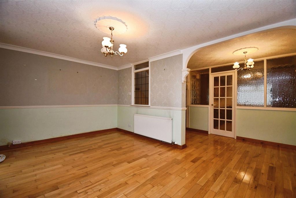 Property photo 2 of 16 Open Plan Lounge / Dining Area