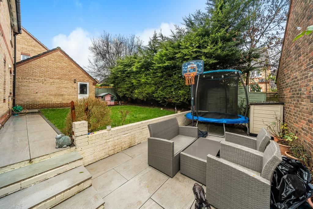 Property photo 2 of 12 Garden