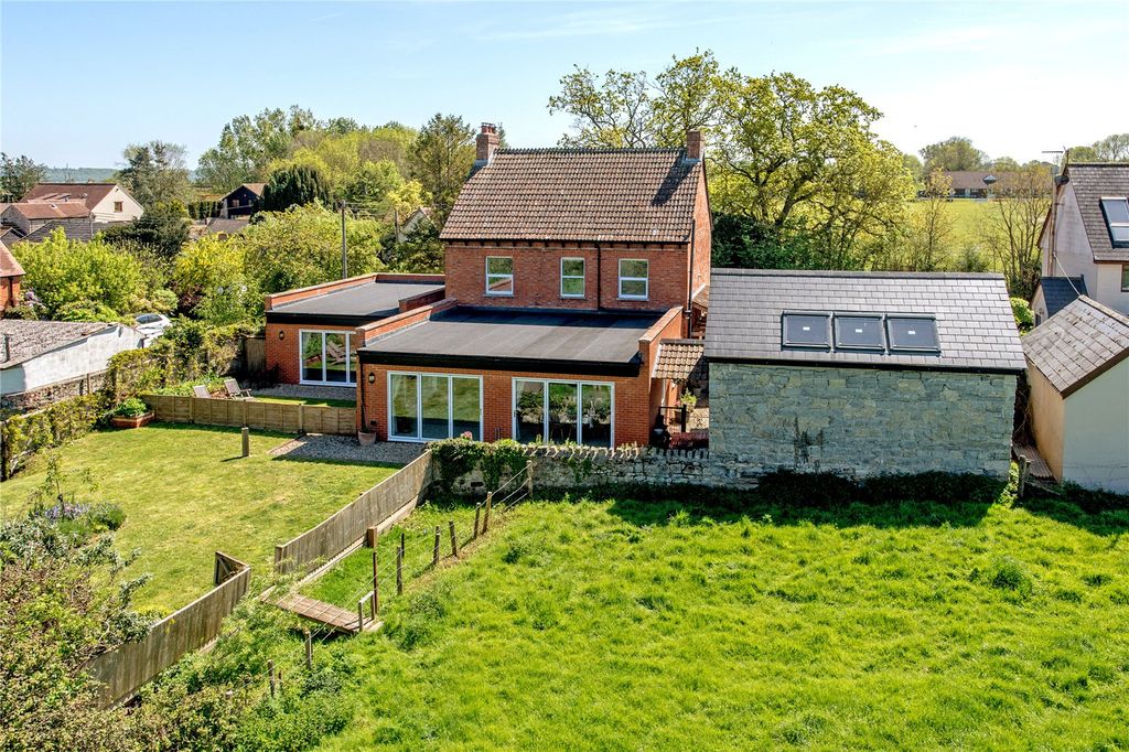 Property photo 2 of 31 Picture No. 74