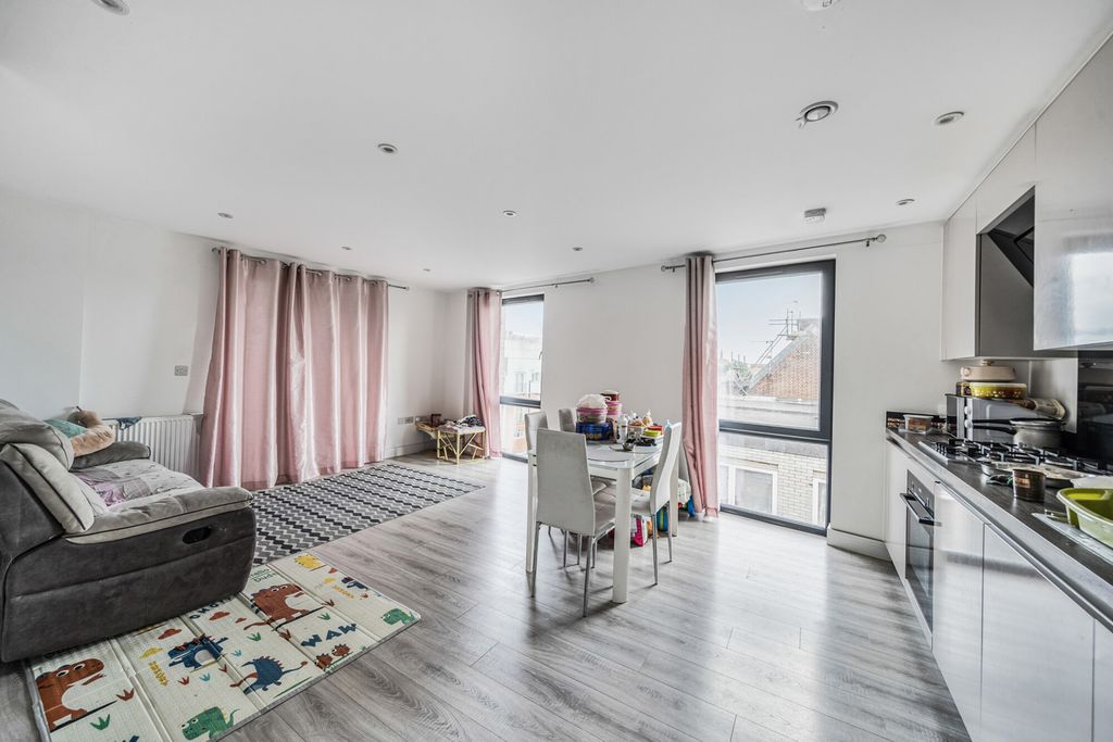 Property photo 2 of 21 1297278-13-686Bf3...