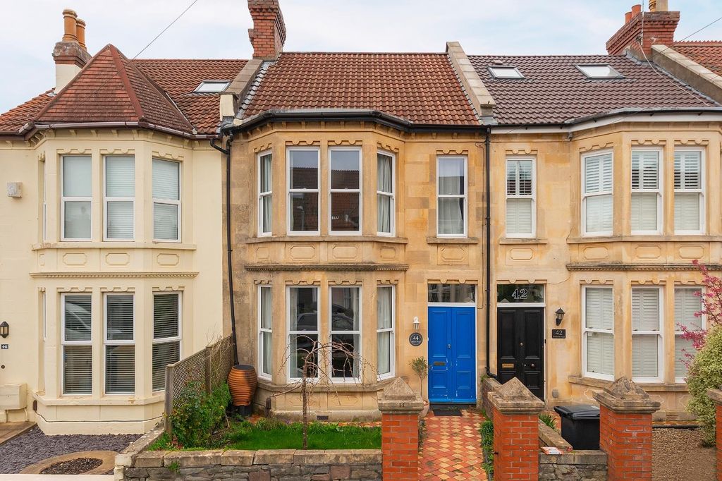 Property photo 2 of 47 4B4Rke - External C.Jpg