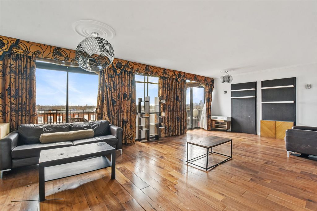 Property photo 2 of 16 14-d94Bgcpmsc - 71 Park Lorne - Reception -Origina