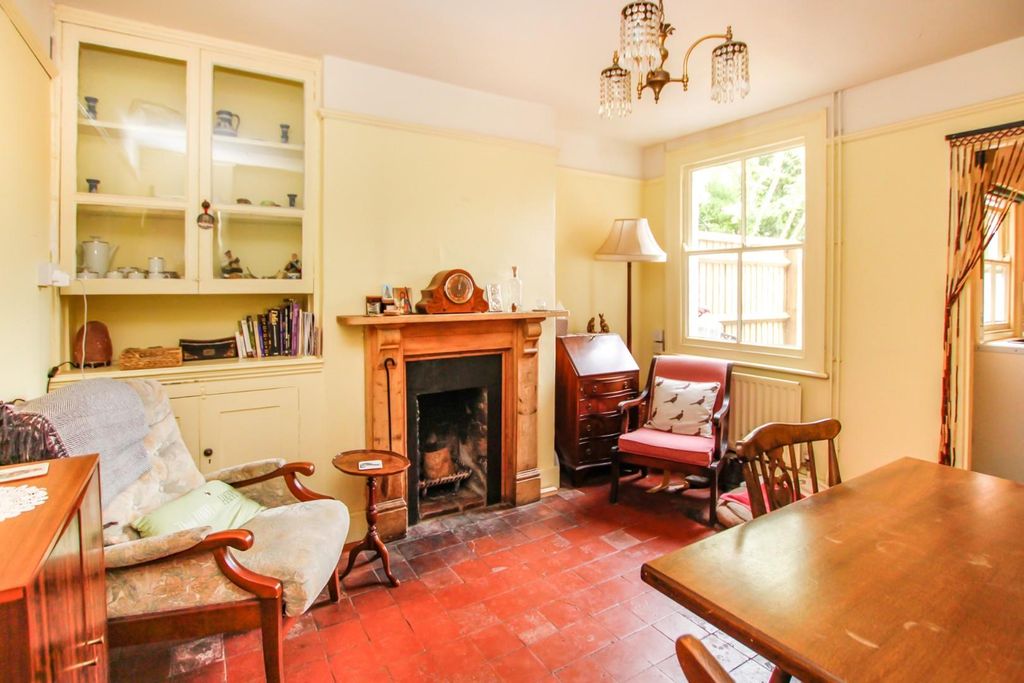 Property photo 3 of 10