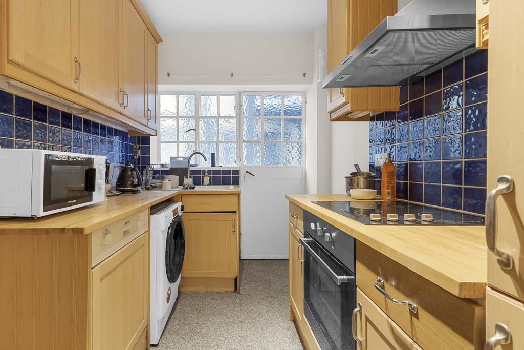 Property photo 3 of 8