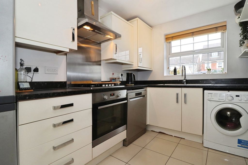 Property photo 3 of 12 Picture 3