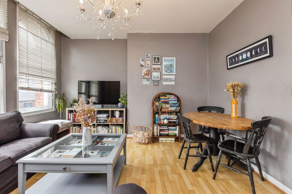 Property photo 3 of 12 Photo