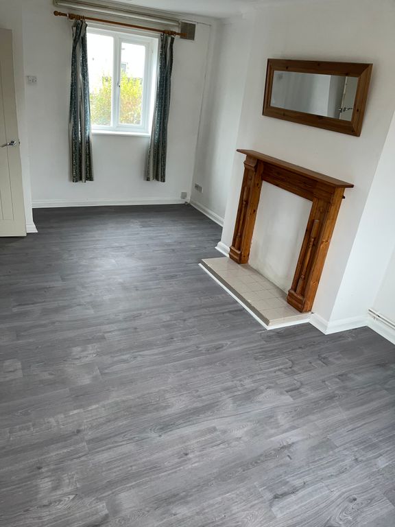 Property photo 3 of 7 Living Room 