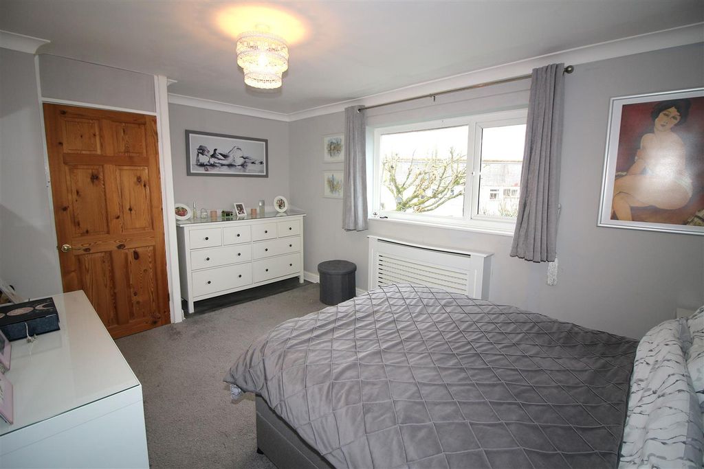 Property photo 3 of 25 Bedroom 1