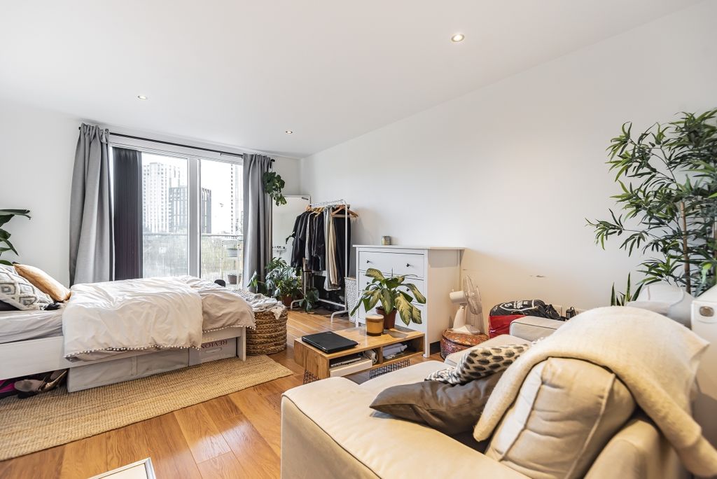 Property photo 3 of 7 670211 (2)