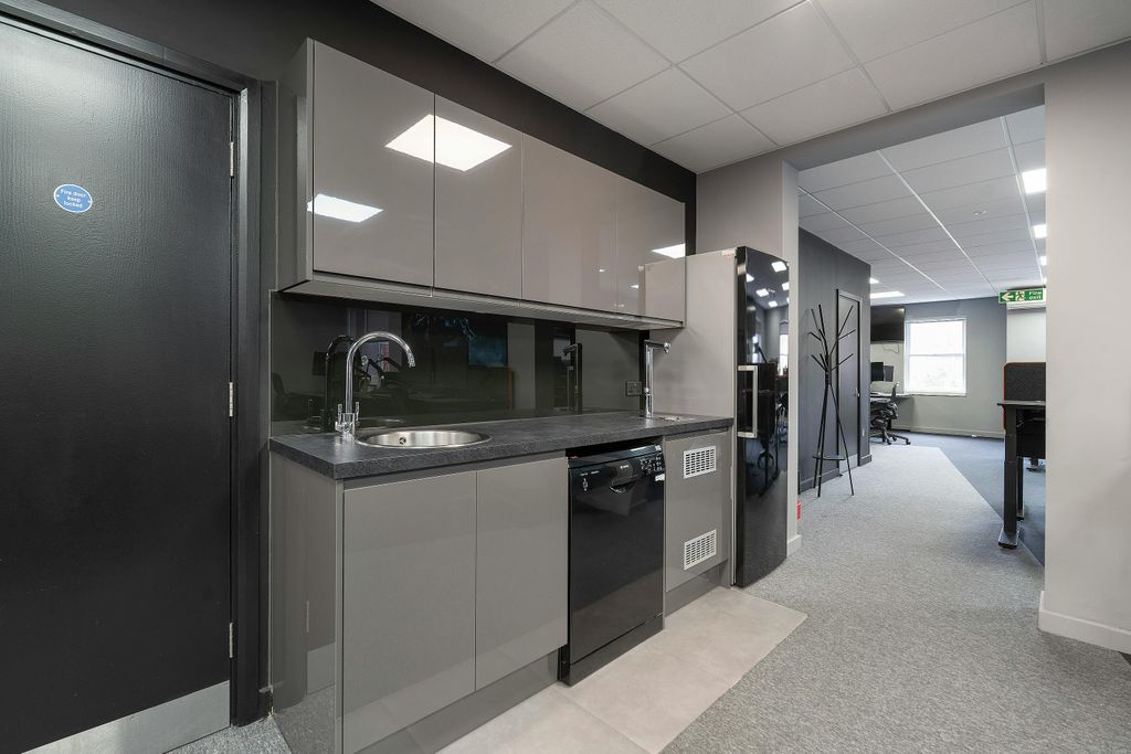 Property photo 3 of 5 Iwgka020925029.Jpg