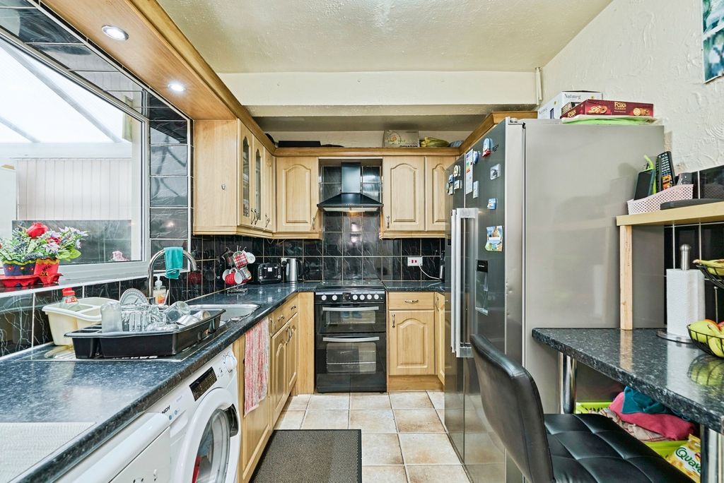 Property photo 3 of 20 Pbox-Img.Jpg