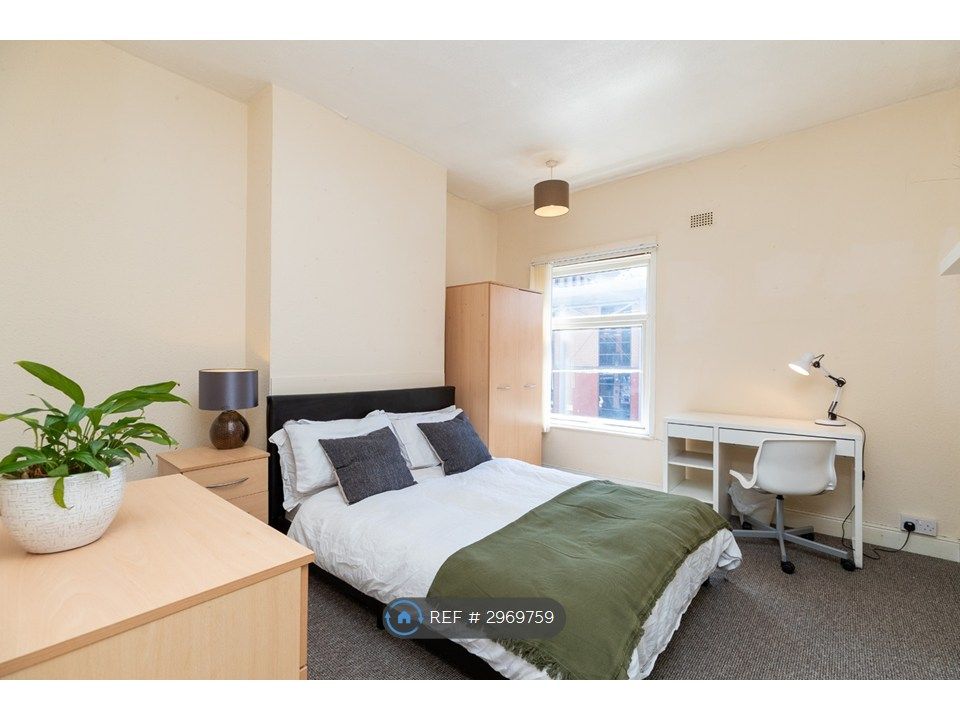 Property photo 1 of 14 Bedroom 3
