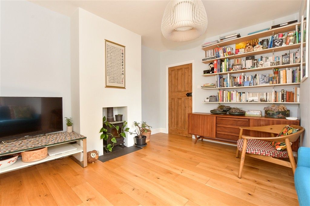 Property photo 2 of 13 Lounge