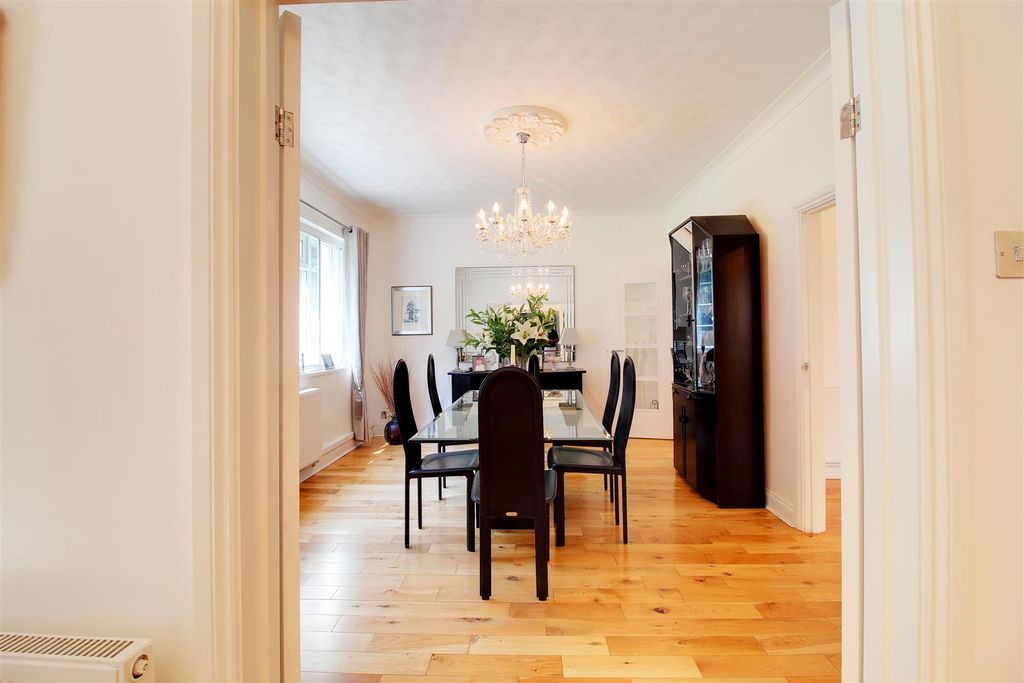 Additional image 29 of 5 bed detached house for saleDixons Hill Close, North Mymms AL9