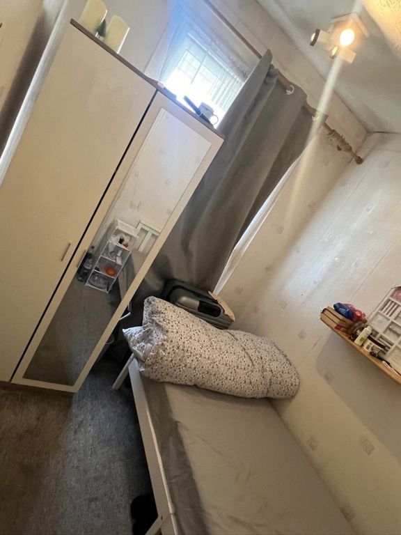 Property photo 1 of 3