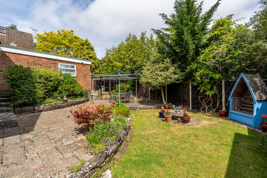 Property photo 2 of 17