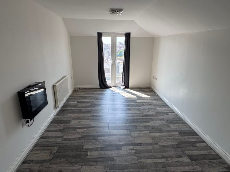 Property photo 2 of 7 Photo 11