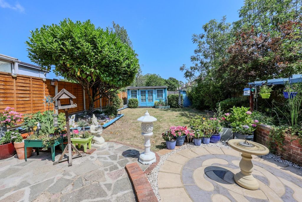 Property photo 3 of 27