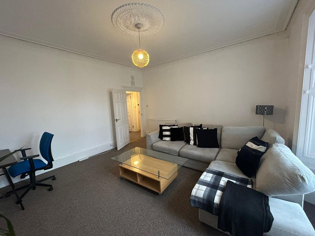 Property photo 3 of 9 E74186Ca-74A7-46Eb-B4ce-c325B4063B88