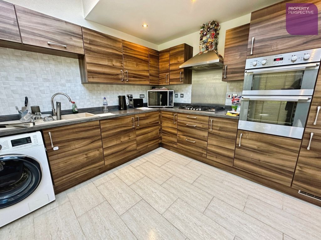 Property photo 3 of 11 Kitchen/Diner
