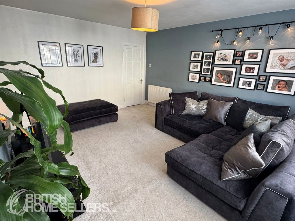 Property photo 2 of 17 Picture No. 23