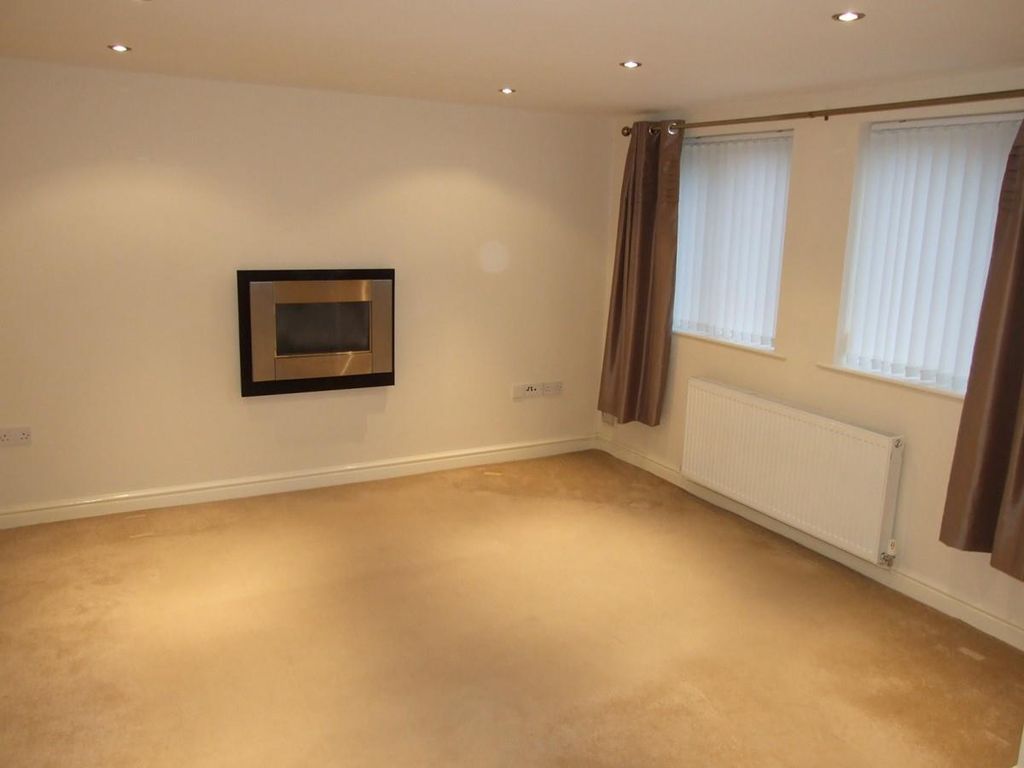 Property photo 2 of 6 3 Wimbledon House-Lounge1.Jpg