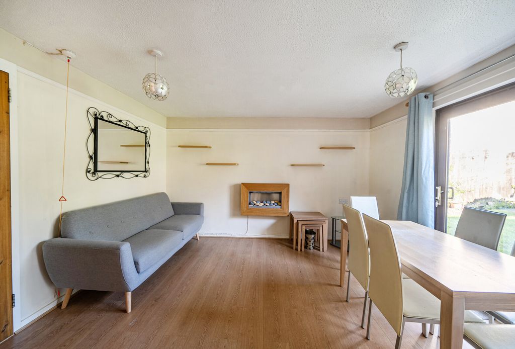 Property photo 2 of 9 1439237-9-69ce9Dd...