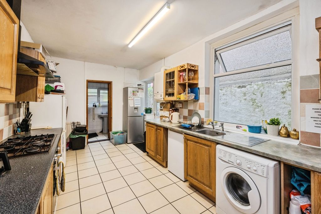Property photo 2 of 17 Photo