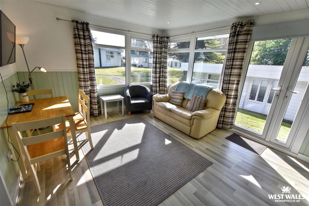 Property photo 2 of 16 7 (8).Jpg