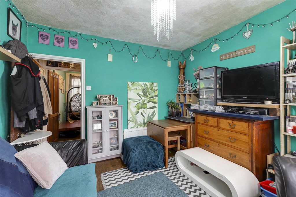Property photo 3 of 13