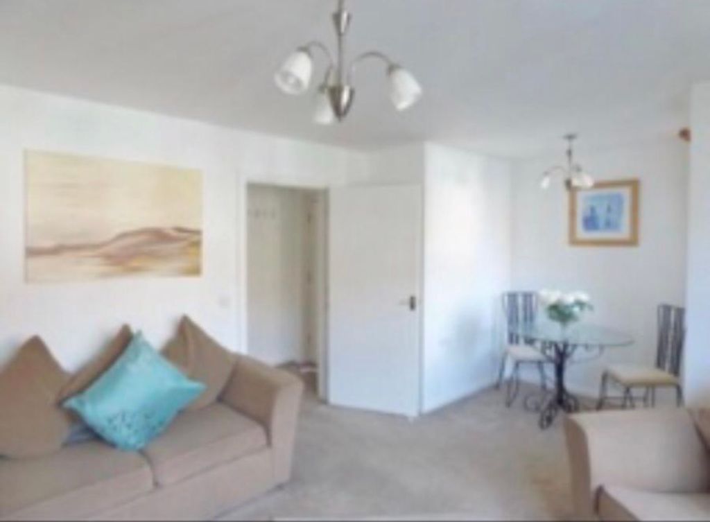 Property photo 3 of 14 Light &amp; Airy