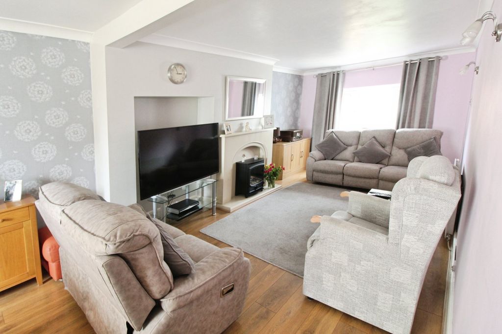 Property photo 2 of 13 Picture No. 04