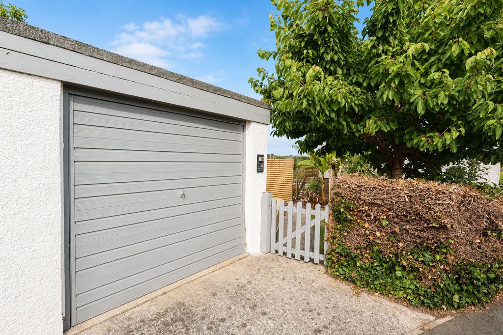 Property photo 2 of 23 Garage