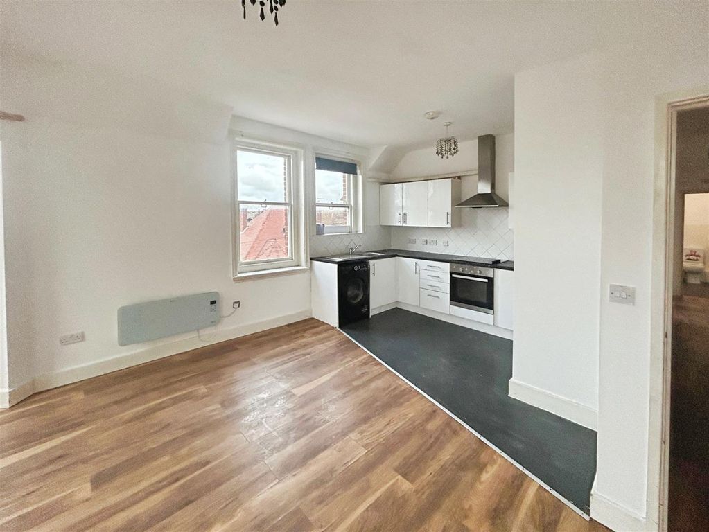 Property photo 3 of 7 Af9Eb331-Image00004.Jpeg