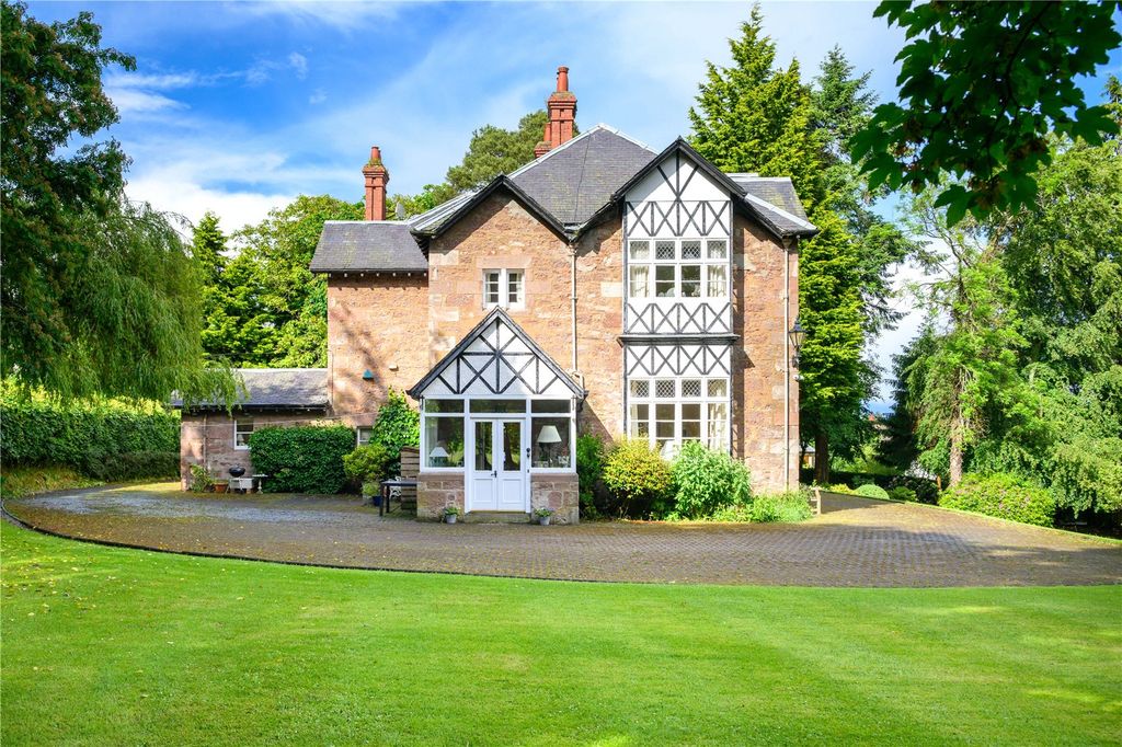 Property photo 2 of 27 Embden House