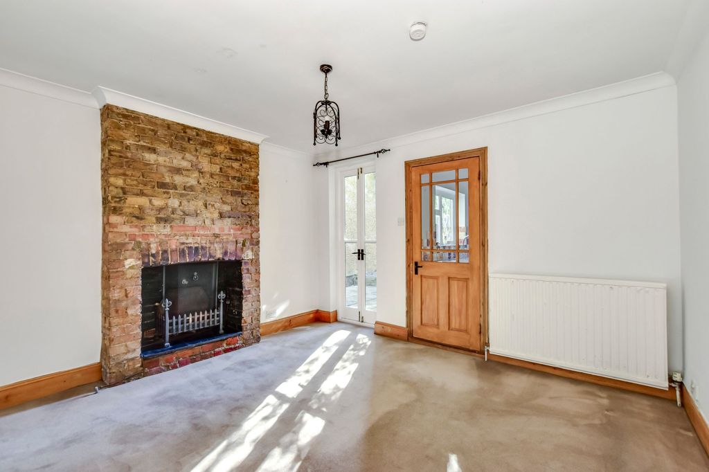 Property photo 3 of 23