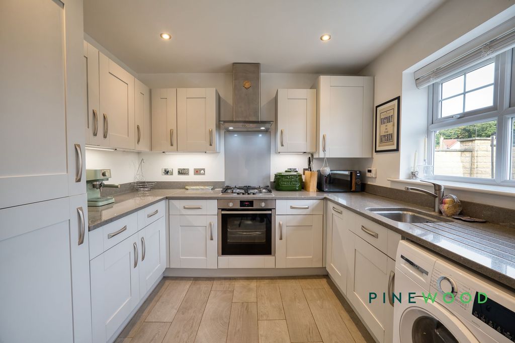 Property photo 2 of 19 Kitchen / Diner