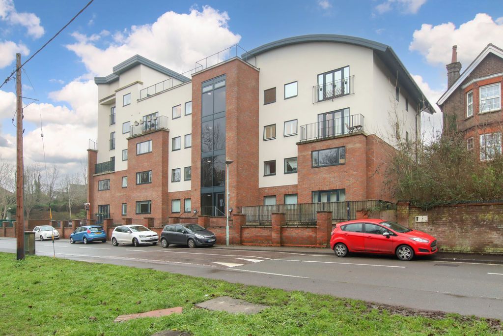 Property photo 1 of 12 Photo 13