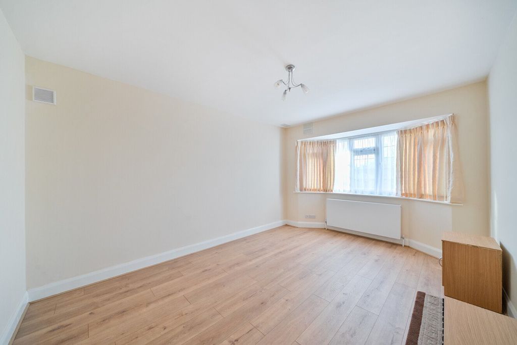 Property photo 3 of 14 Picture No. 07