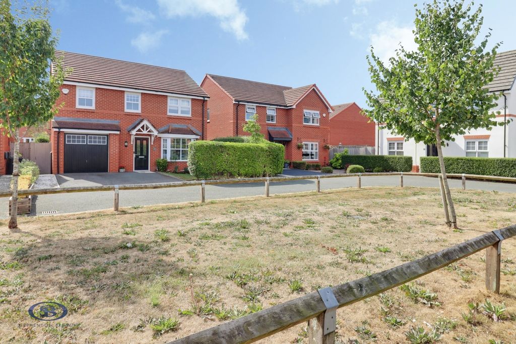 Property photo 1 of 30 Pbox-Img.Jpg