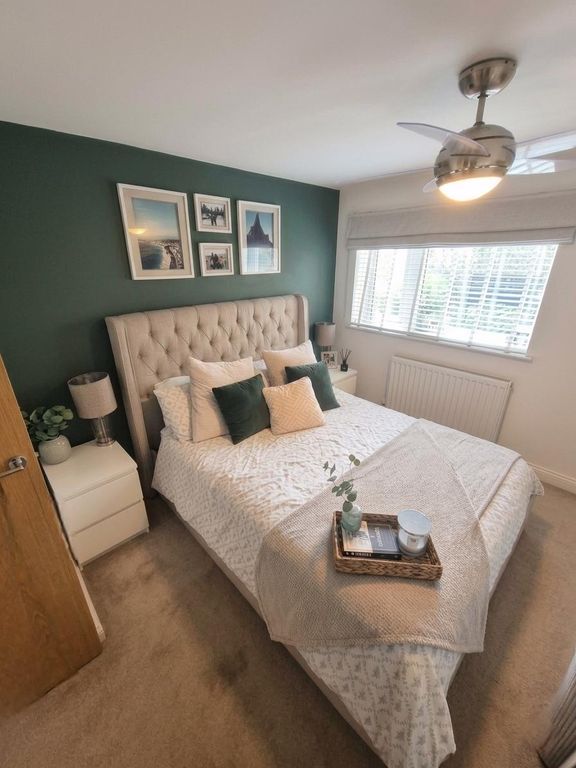 Property photo 3 of 10 Double Bedroom