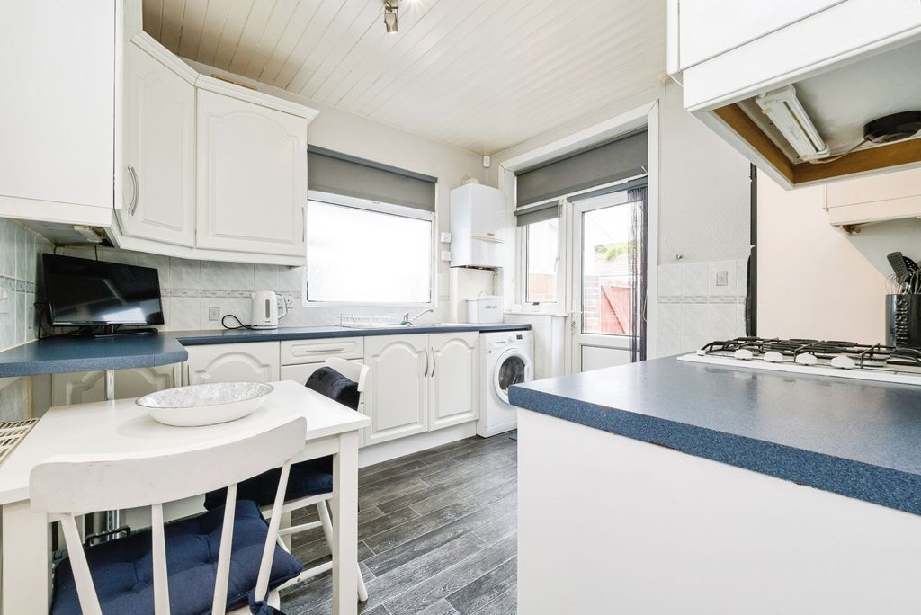 Property photo 3 of 32 Pbox-Img.Jpg