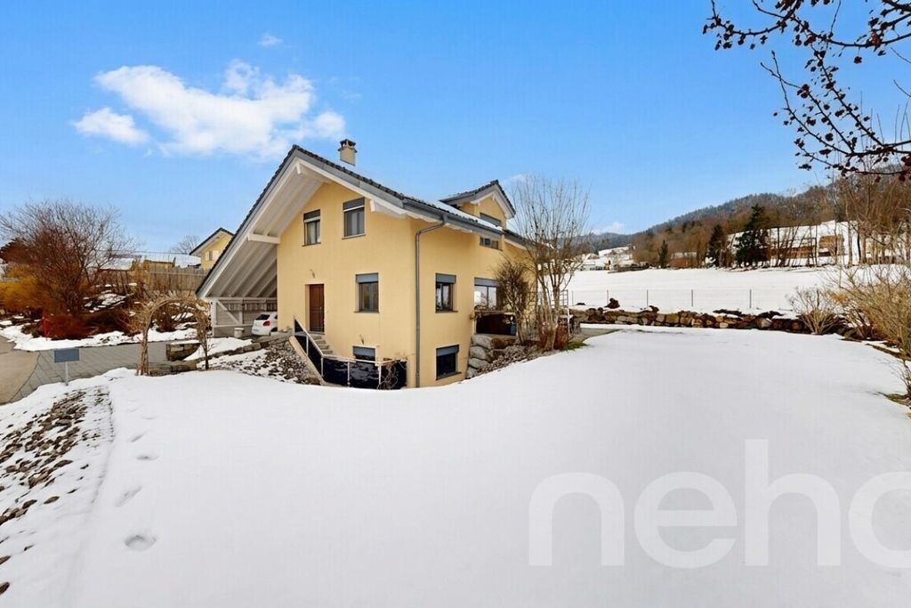 Property photo 3 of 12