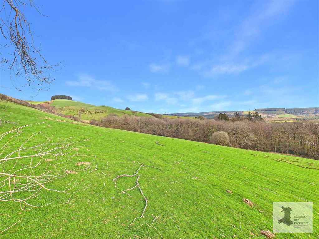 Property photo 3 of 70 Field And Views