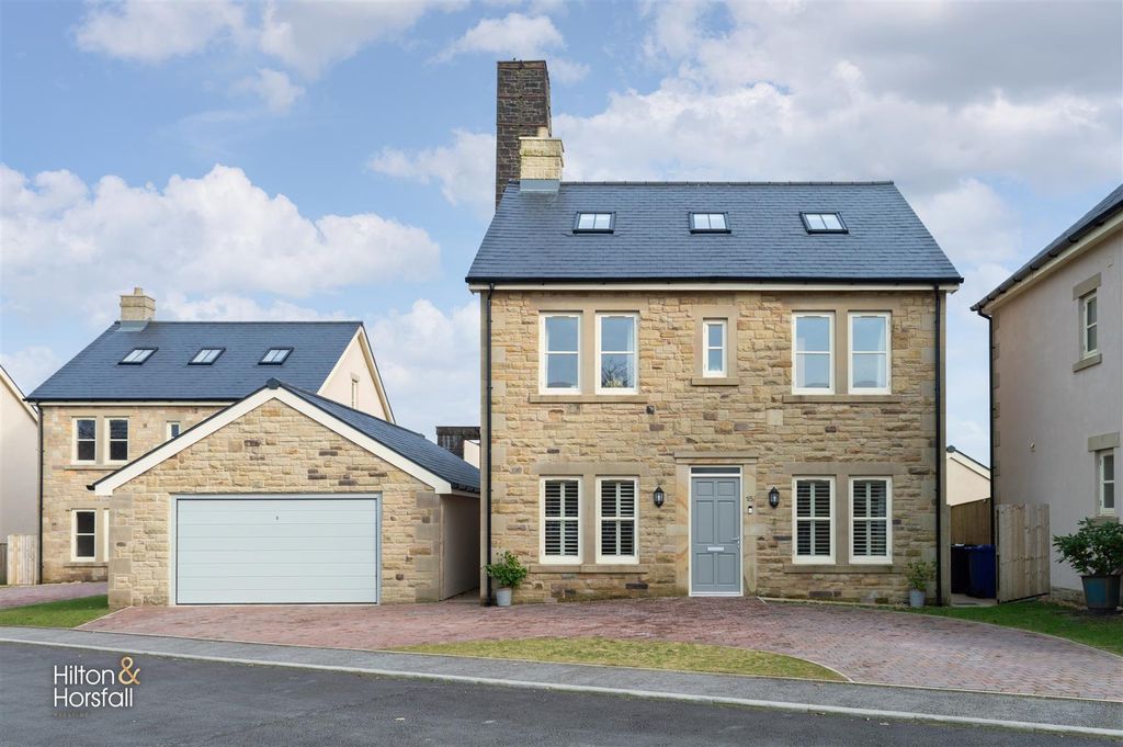 Property photo 1 of 30 John Hallows Way