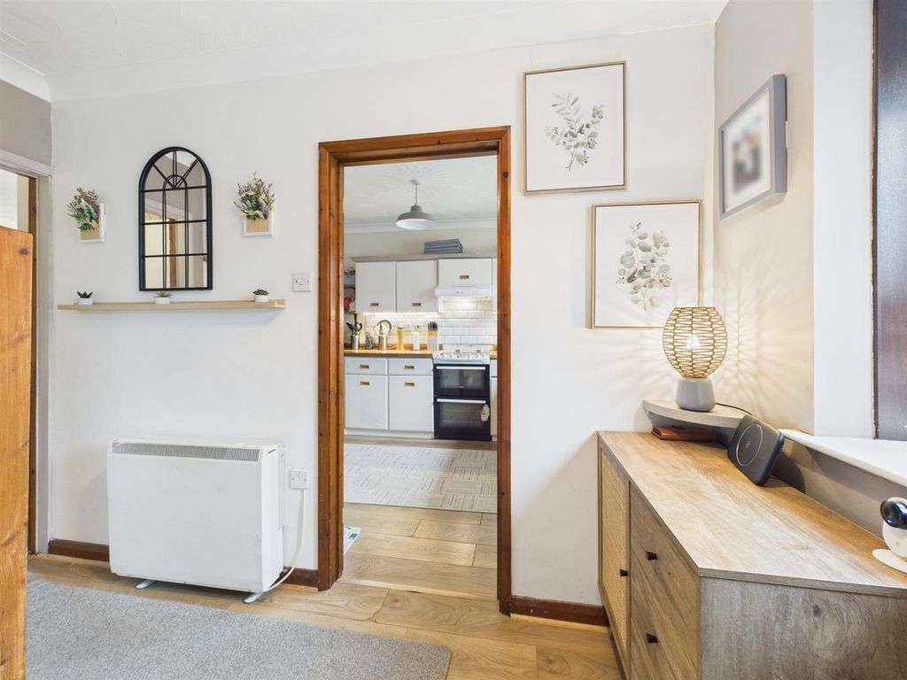 Property photo 3 of 25 Cam05474G0-Pr0038-Still002.Jpg