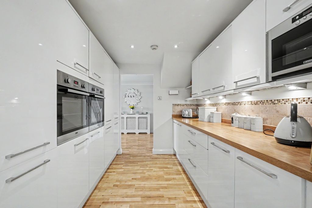Property photo 3 of 29 5115167