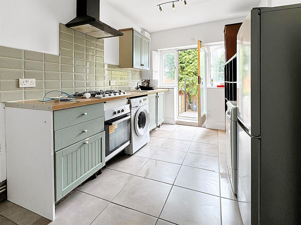 Property photo 2 of 7 Kichen